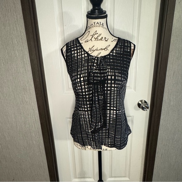 Halogen Black and White Sleeveless Top - Picture 1 of 12